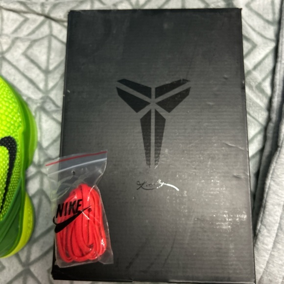 Kobe 6 Protro Grinches; size 10.5 main image 5